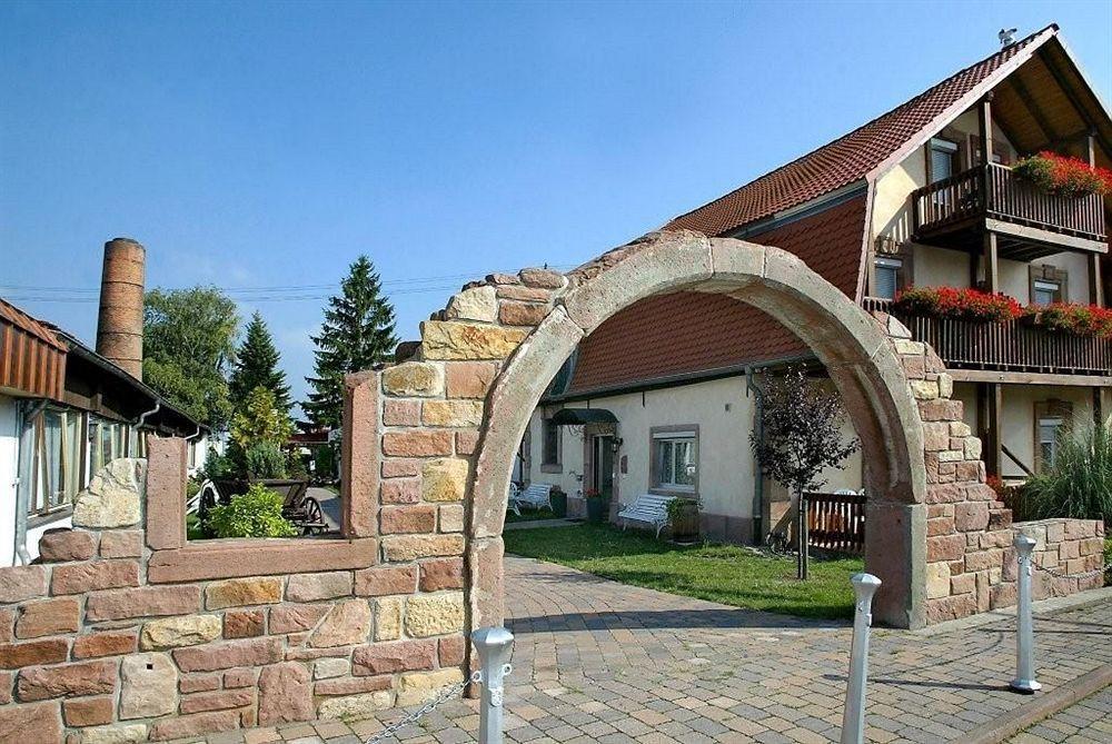 Отель Gutshof Ziegelhuette Эденкобен Экстерьер фото